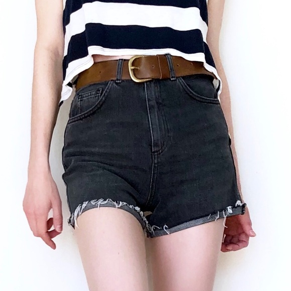 TOPSHOP Girlfriend HIGH WAISTED Cuffed SHORTS - Picture 1 of 8